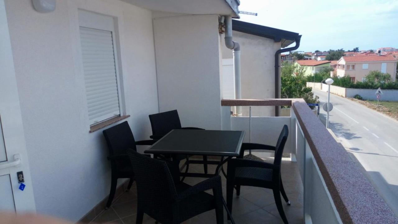 Apartmani Matovina Vir Ngoại thất bức ảnh