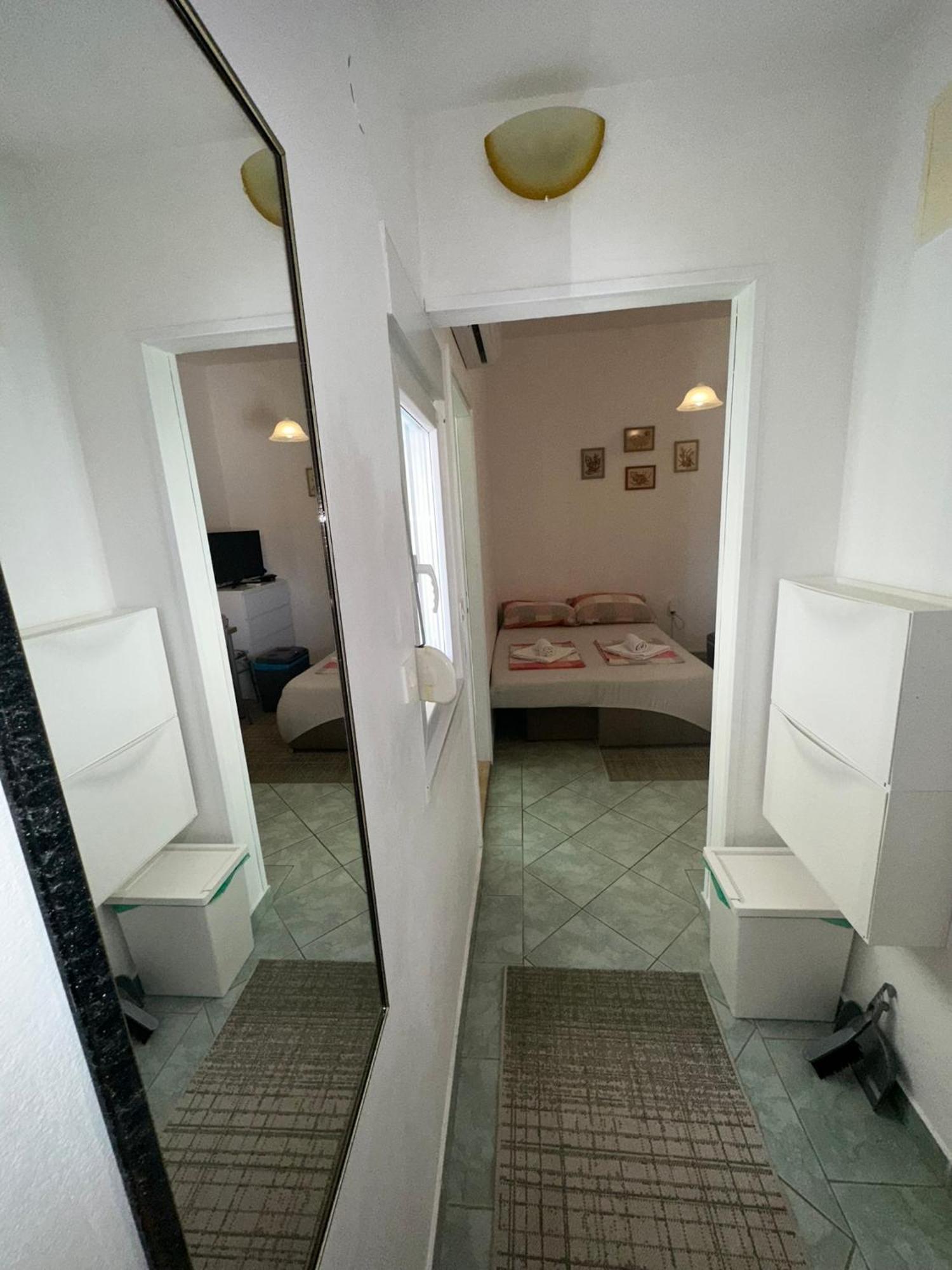 Apartmani Matovina Vir Ngoại thất bức ảnh