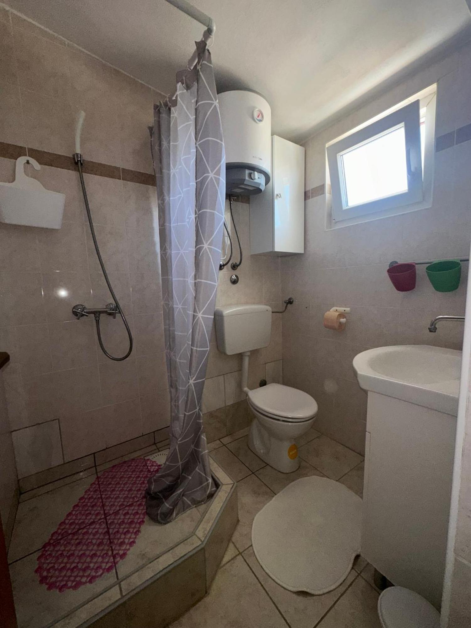 Apartmani Matovina Vir Ngoại thất bức ảnh